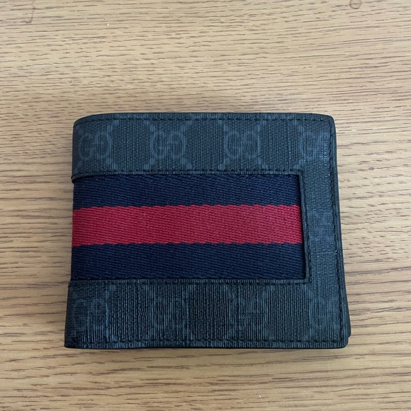 Gucci wallet - Picture 2 of 2
